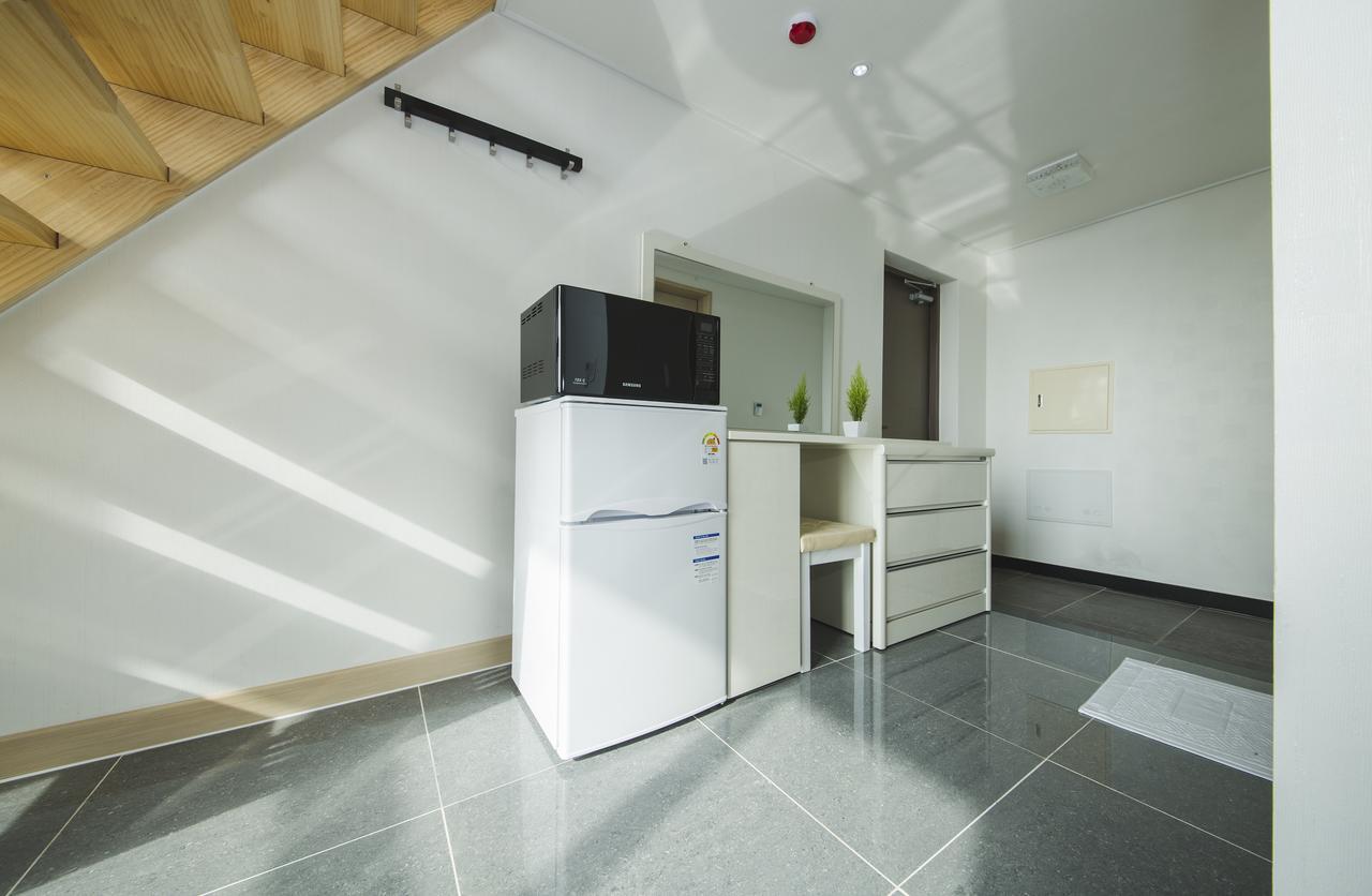 J Raum Resort Сеогвипо Екстериор снимка
