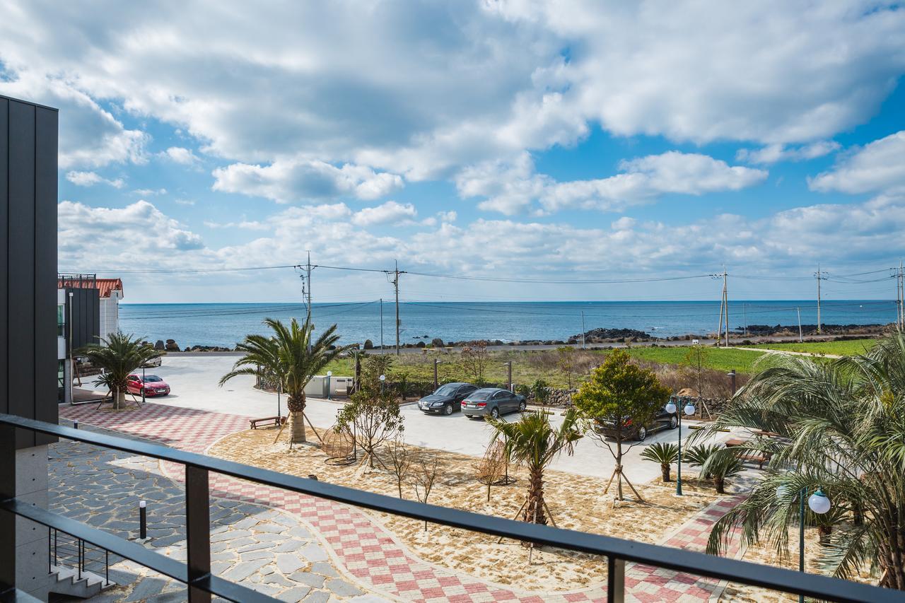 J Raum Resort Сеогвипо Екстериор снимка